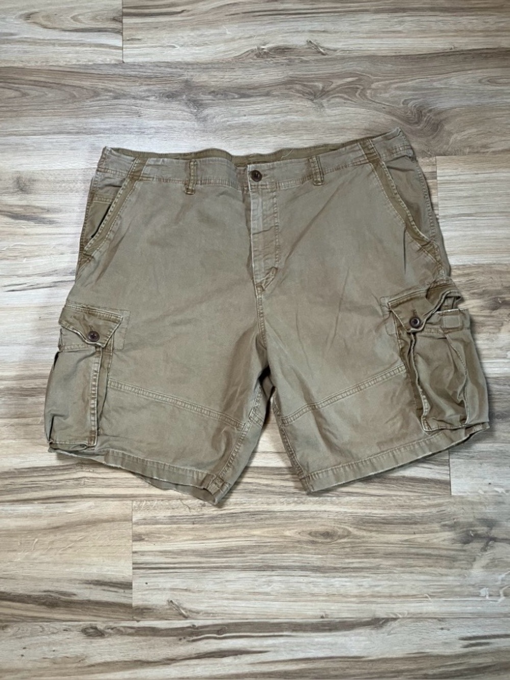 American Eagle Cargo Shorts